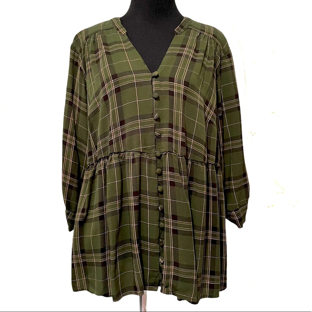 🔥Torrid top blouse shirt cropped button size 2